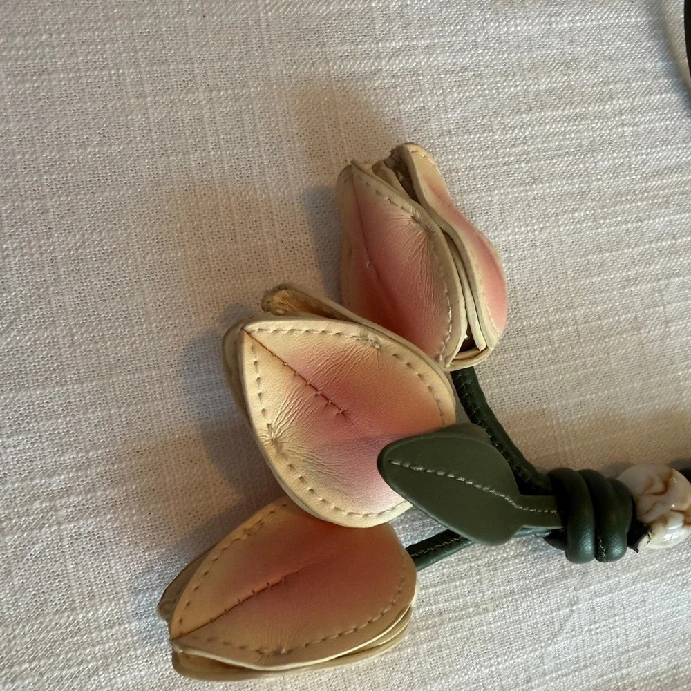 N/A leather tulip